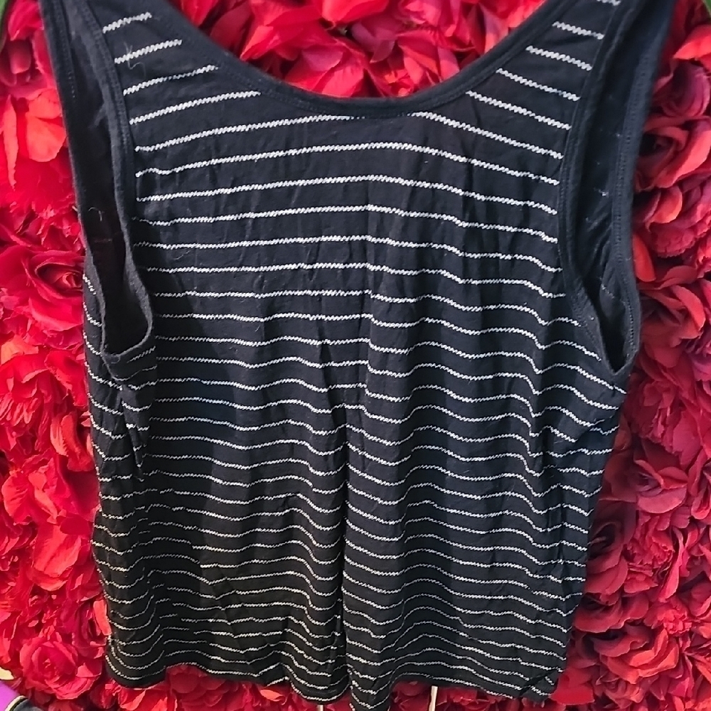 Old Navy Women's Striped Black and White Lower In Back Tank Top Size XLarge